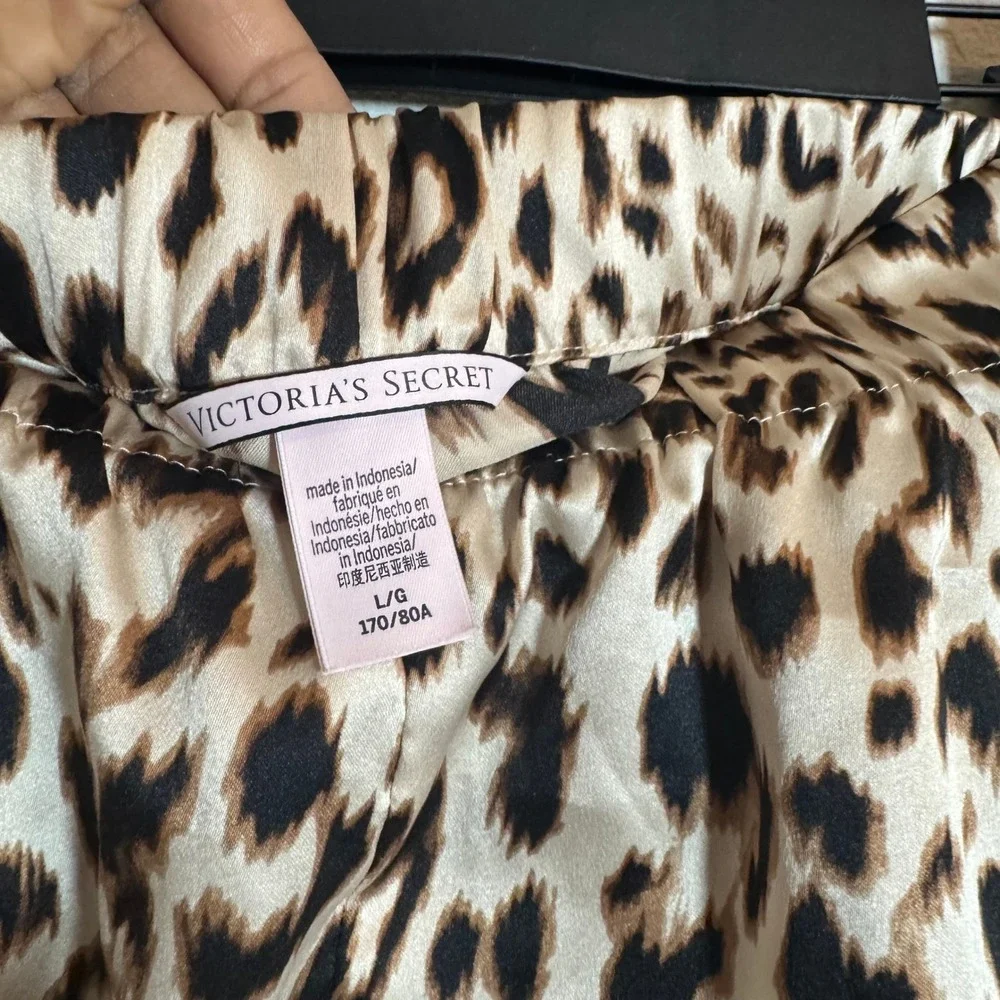 Victorias Secret Leopard Print Satin Pajama Shorts Tan Black Large Sleepwear - Picture 3 of 4